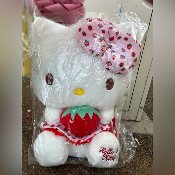 Sanrio Other - Medium strawberry hello kitty